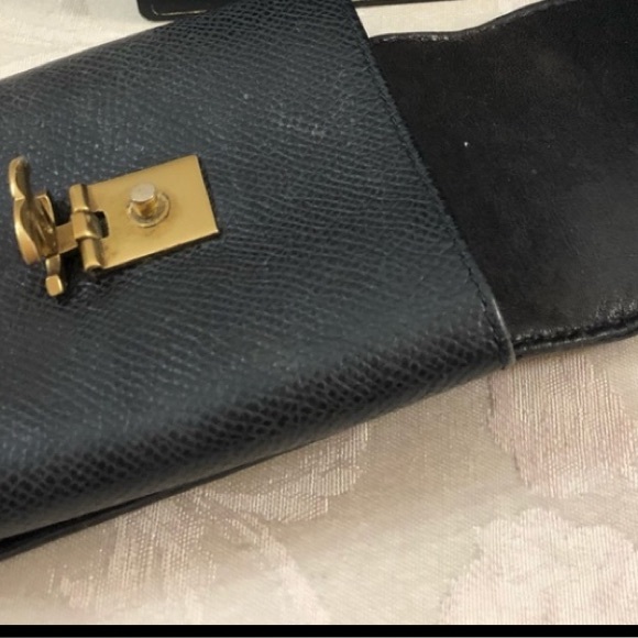 🆕 Chanel CC logo leather case 🥰 - Picture 5 of 11